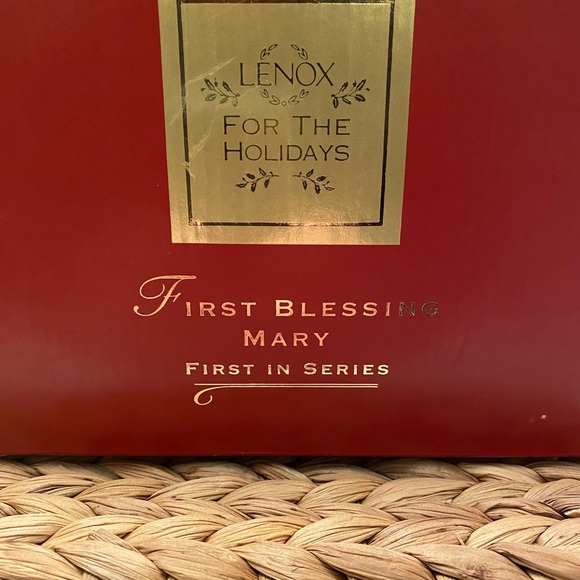 Lenox Mary First Blessing Nativity w/ Original Box and Styrofoam Case - Picture 9 of 12